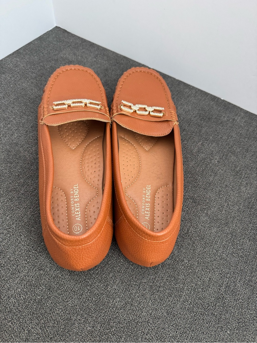 Alexis Bendel Brown Leather Chain Slip-On Loafer Flats Women's Size 10